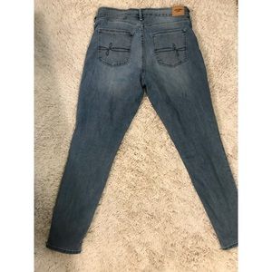 Levi Mid-Rise Jeans